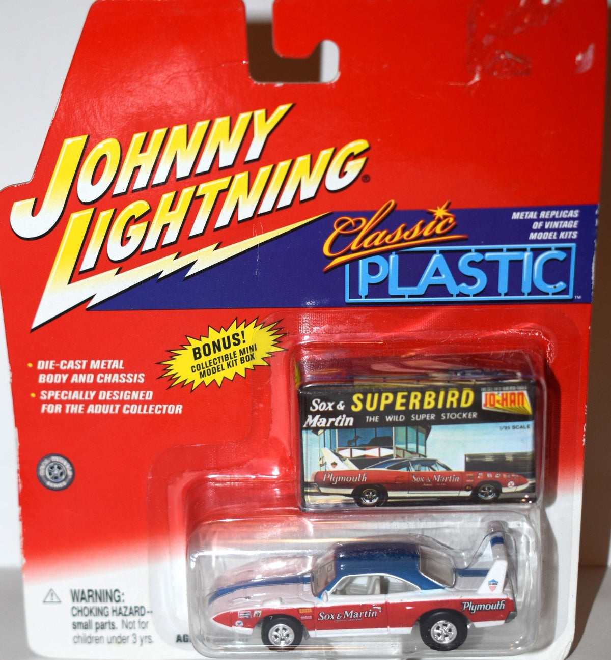 Johnny Lightning Classic Plastic Series - Sox & Martin NHRA 1970 Plymouth Superbird