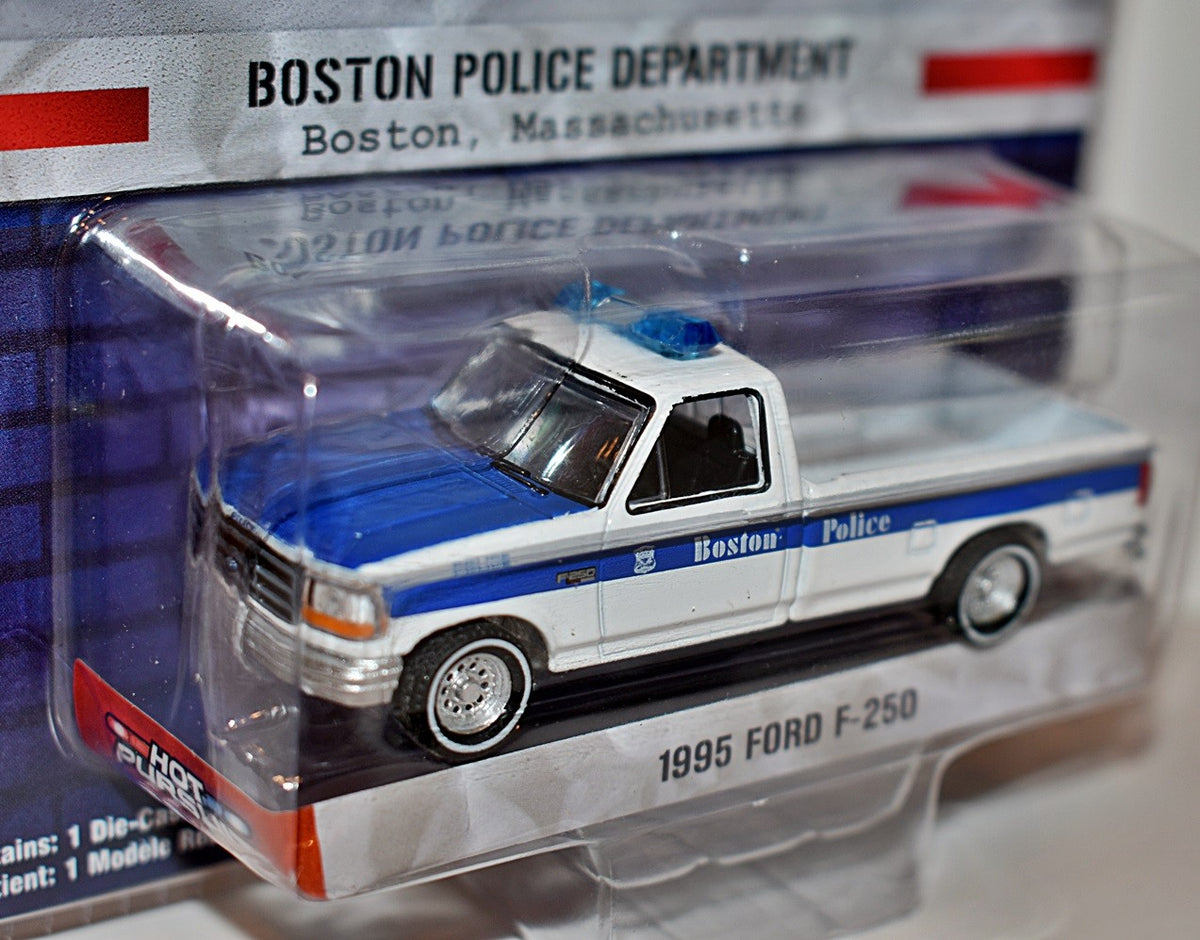Greenlight Hot Pursuit  -  Boston Police Ford F250 Pickup Truck