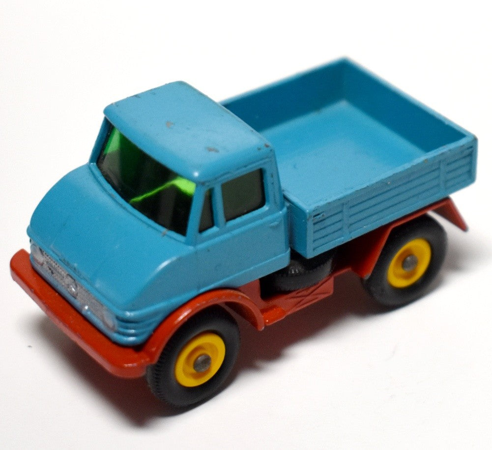 Matchbox Regular Wheels - Mercedes-Benz Unimog