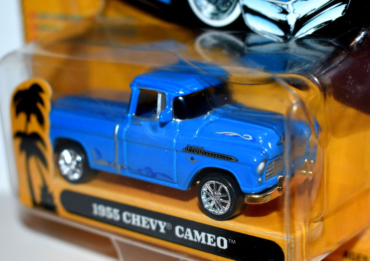 Johnny Lightning 1955 Chevrolet Cameo Lowrider Pickup Truck