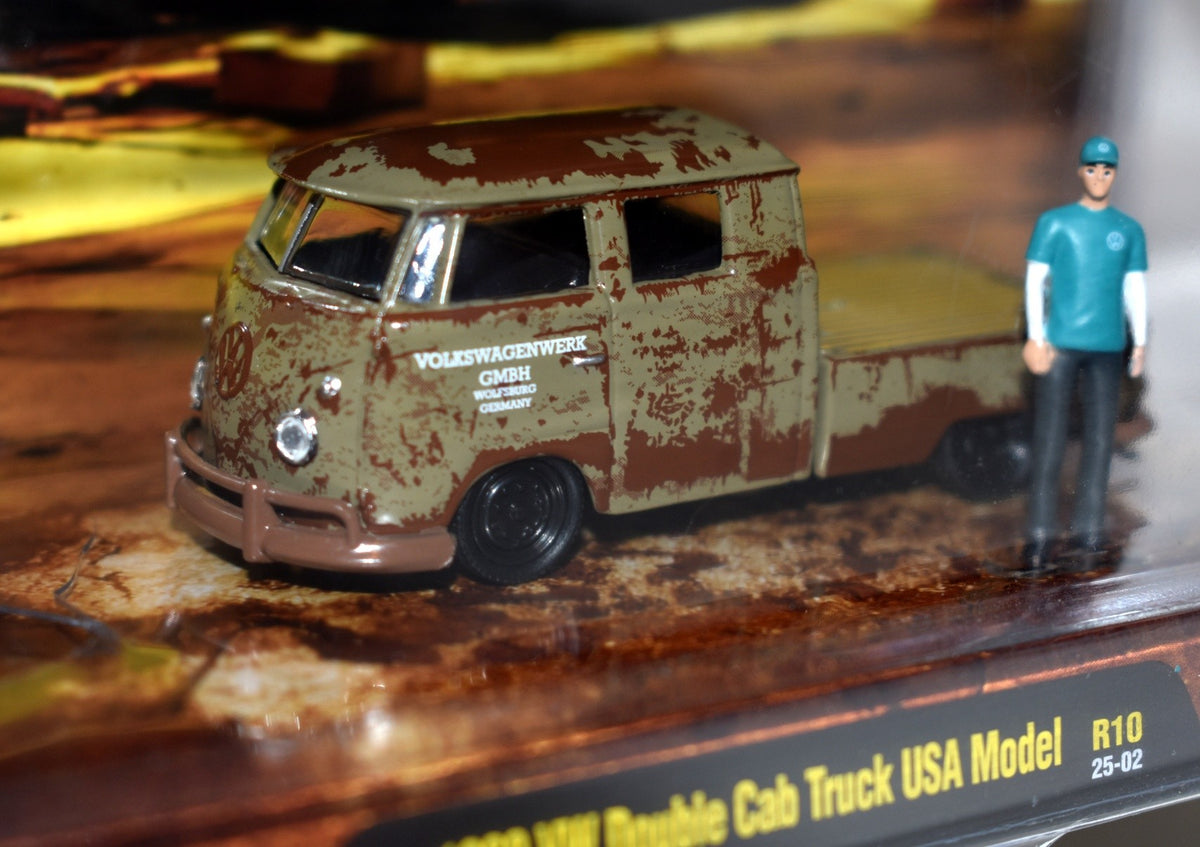 M2 Diorama Sets -  Volkswagen Specialists - 1960 VW Double Cab USA Model Truck