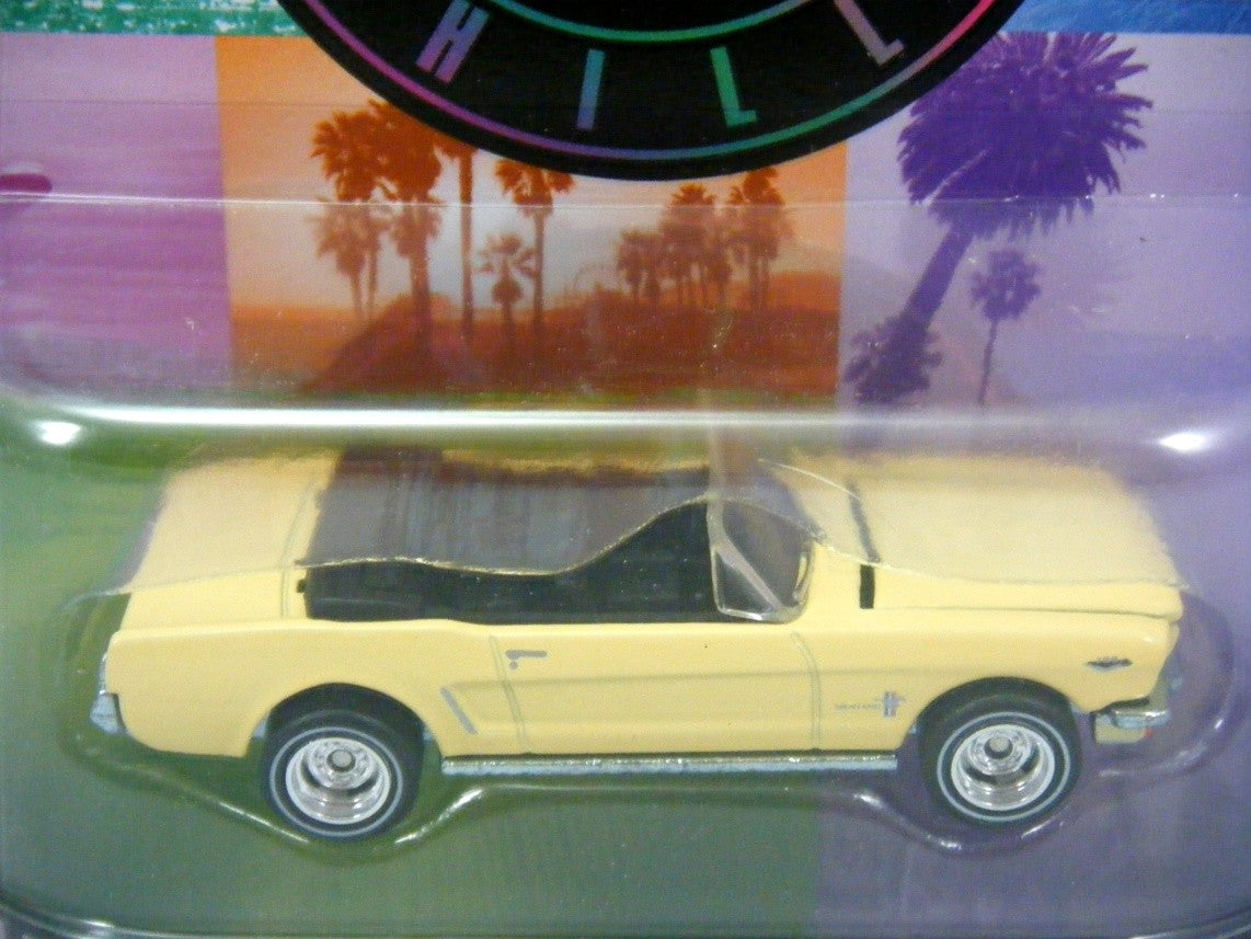 Hot Wheels Retro Entertainment Series - Beverly Hills 90210 - 1965 Ford Mustang Convertible