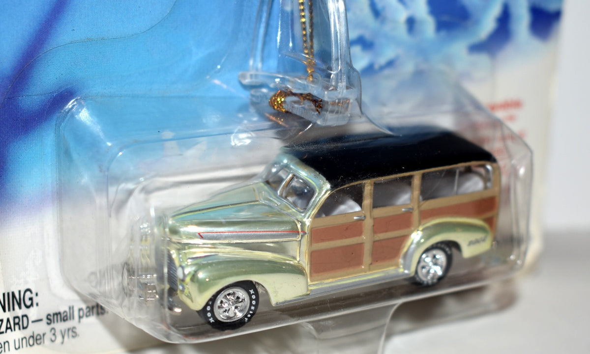 Johnny Lightning Holiday Classics 1941 Chevrolet Woody Station Wagon