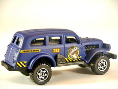 Matchbox Jungle Crawler Dinosaur Hunter 4x4 Station Wagon 