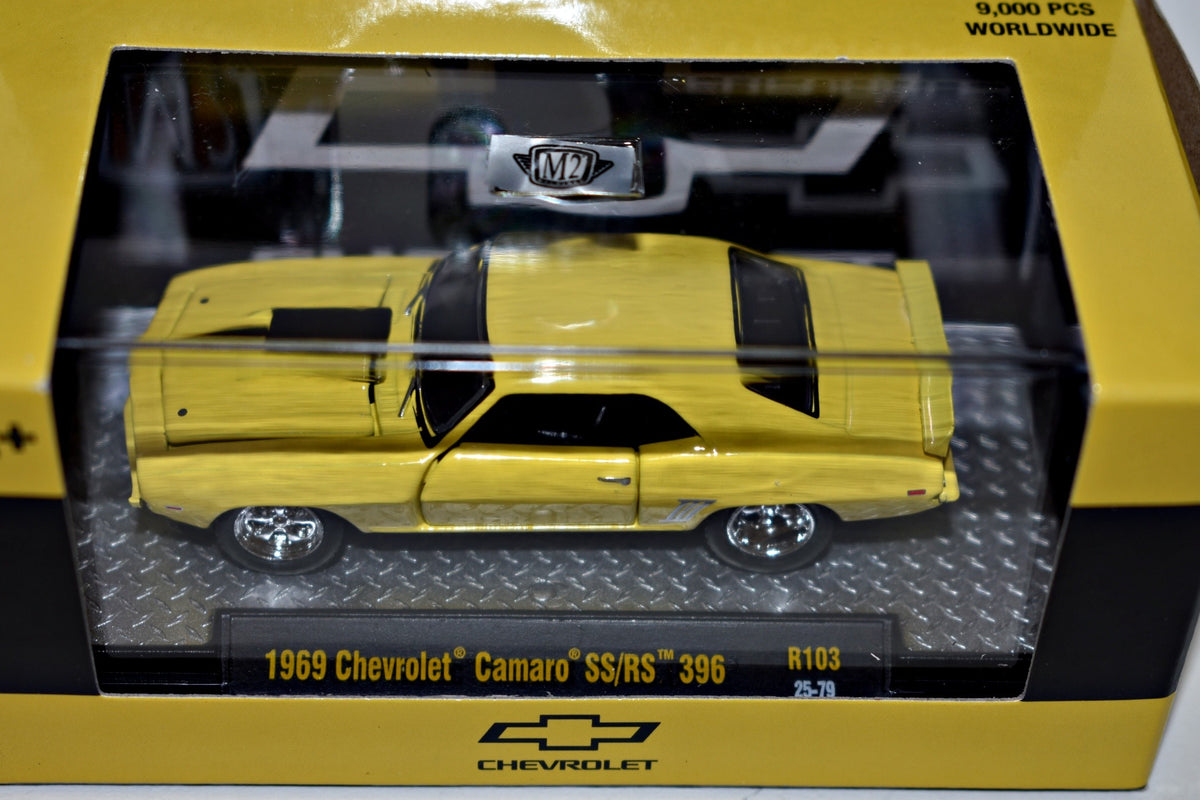M2 Machines Auto-Thentics - 1969 Chevrolet Camaro SS/RS 396
