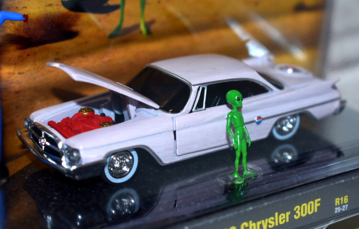 M2 Diorama Sets -  Roswell Diner - 1957 Chrysler 300F Diorama Set