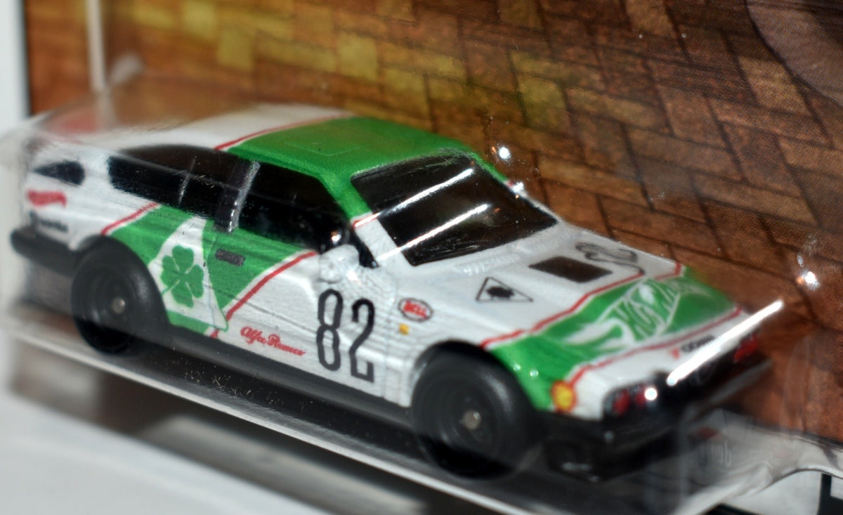 Hot Wheels - Premium -  Boulevard- Alfa Romeo GTV6 3.0