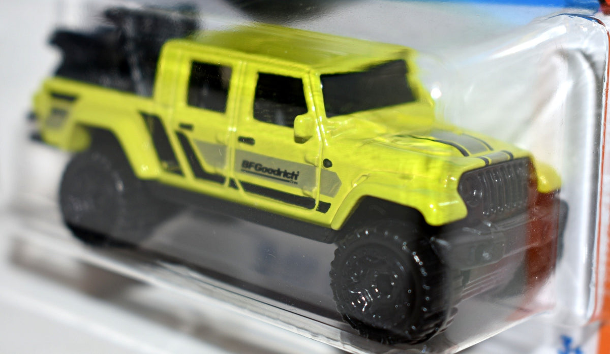 Hot Wheels - Jeep Gladiator with Motorcycles