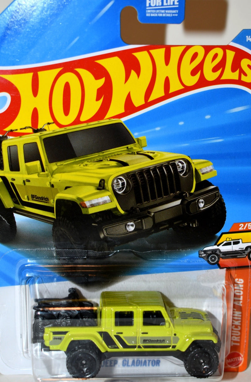 Hot Wheels - Jeep Gladiator with Motorcycles