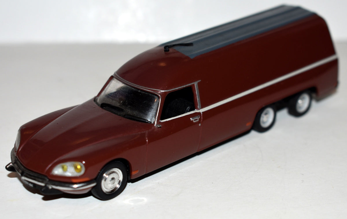 Universal Hobbies - 1973 Citroen DS Fourgon Tissier Bagagere