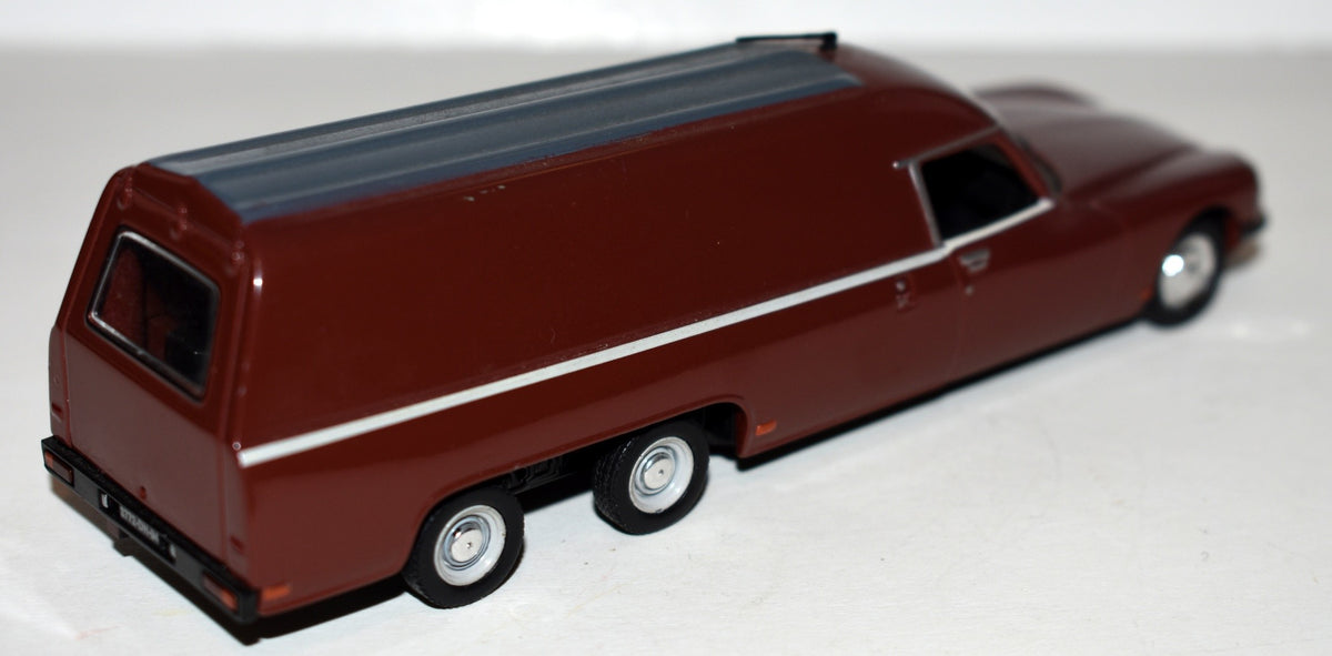 Universal Hobbies - 1973 Citroen DS Fourgon Tissier Bagagere