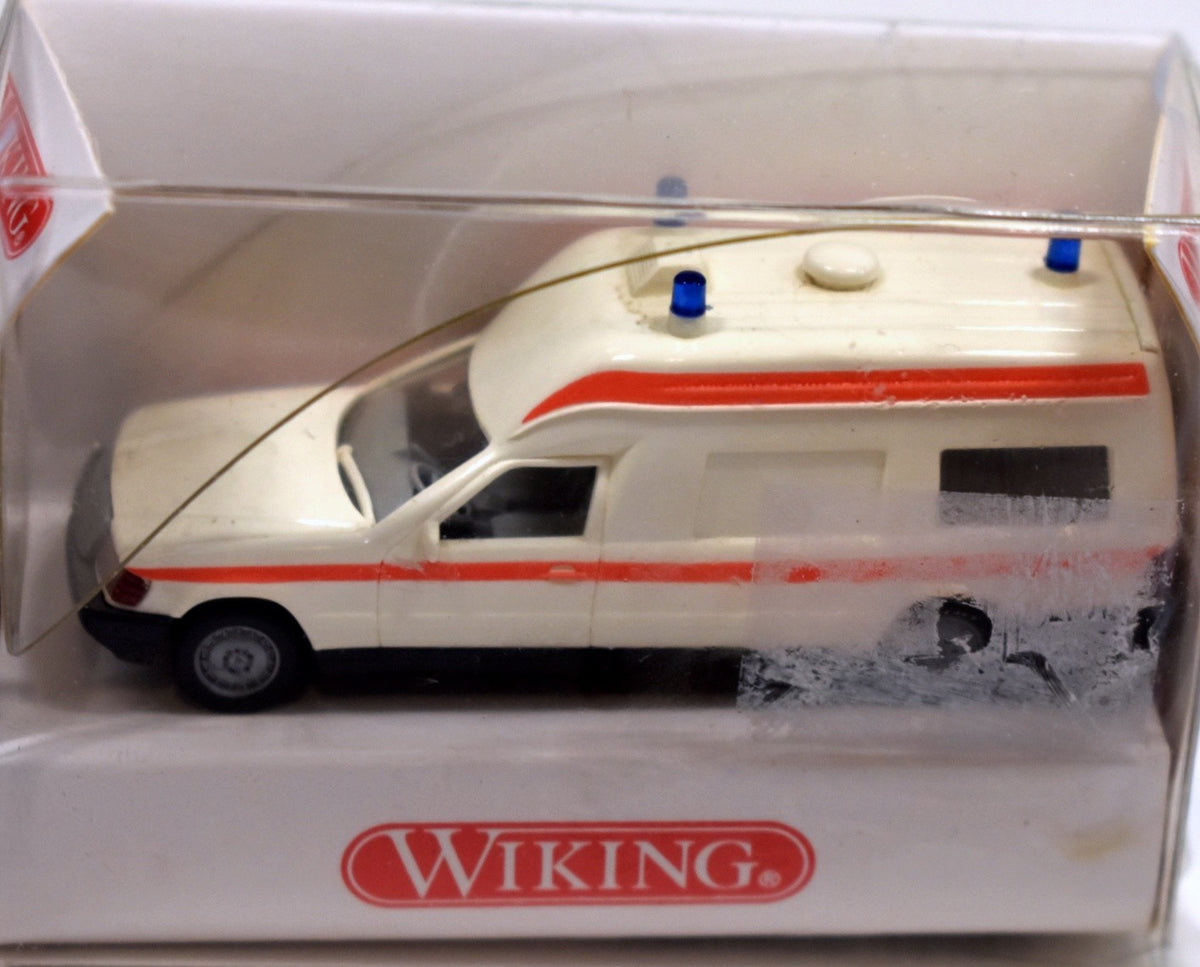 Wiking - ( 070 0120) Mercedes-Benz Binz-Krankenwagen Ambulance