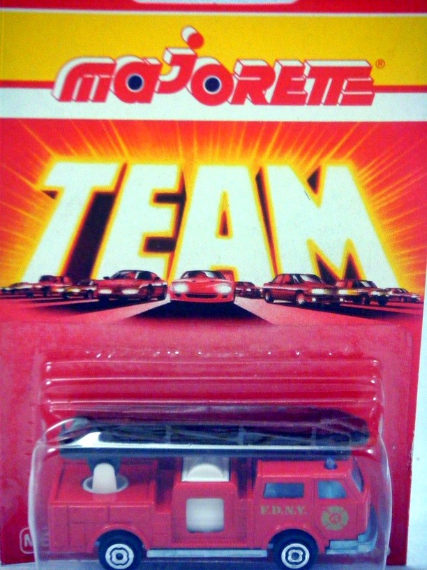 Majorette - FDNY Ladder Fire Truck