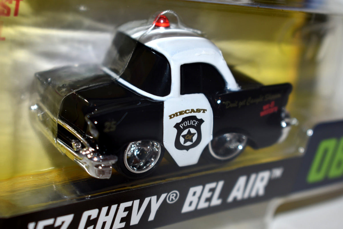 MGA Entertainment - CarTuned - 1957 Chevy Belair Police