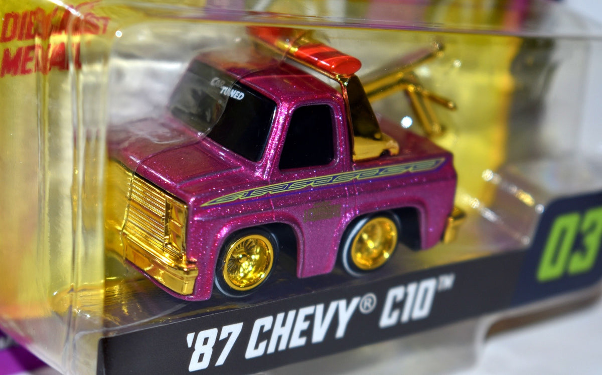 MGA Entertainment - CarTuned - 1987 Chevy C10 Squarebody Lowrider Tow Truck