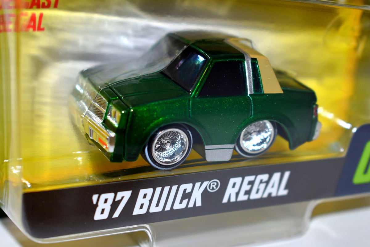 MGA Entertainment - Car Tuned  - 1987 Buick Regal Lowrider