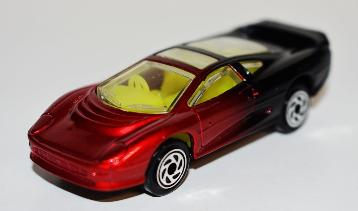 Matchbox Jaguar XJ 220 Union Jack Supercar
