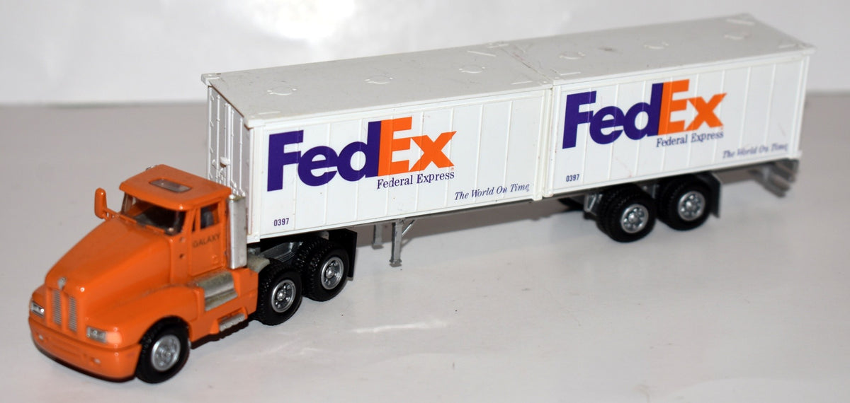 Model Power (22002) HO Scale Fedex Tractor & Trailer