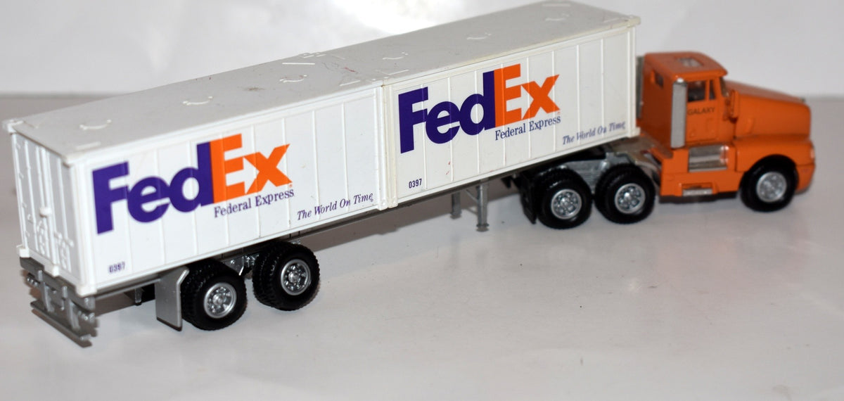 Model Power (22002) HO Scale Fedex Tractor & Trailer