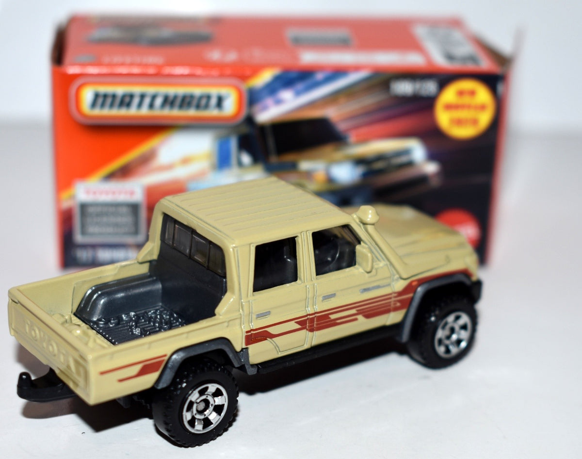 Matchbox  Power Grabs  - 2017 Toyota Land Cruiser 78 Pickup Truck
