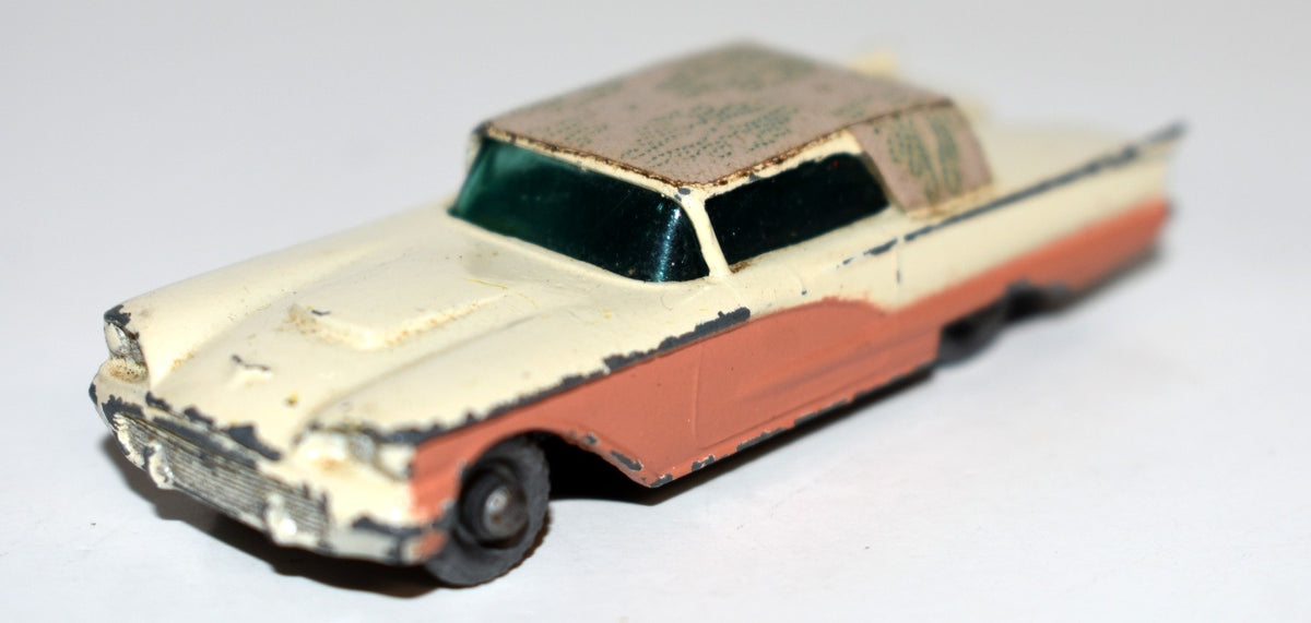 Matchbox Regular Wheels (75A-1) - Ford Thunderbird