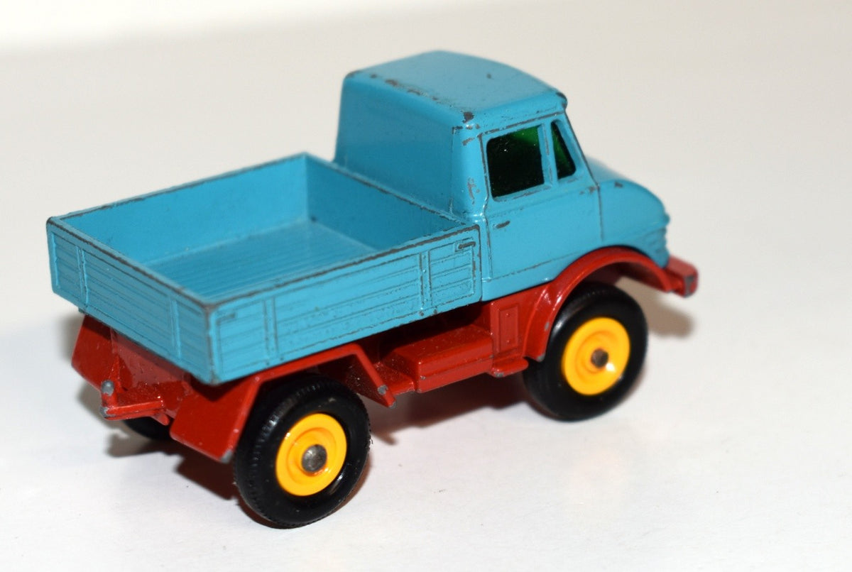 Matchbox Regular Wheels - Mercedes-Benz Unimog