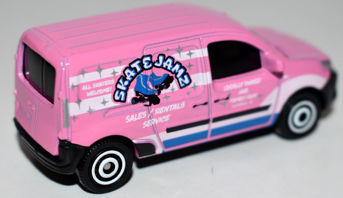 Matchbox   Renault Kangoo Skate Jamz Rollerskating Van
