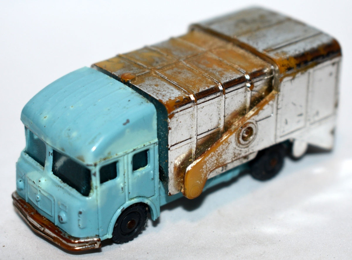 Husky - S&D Refuse Truck