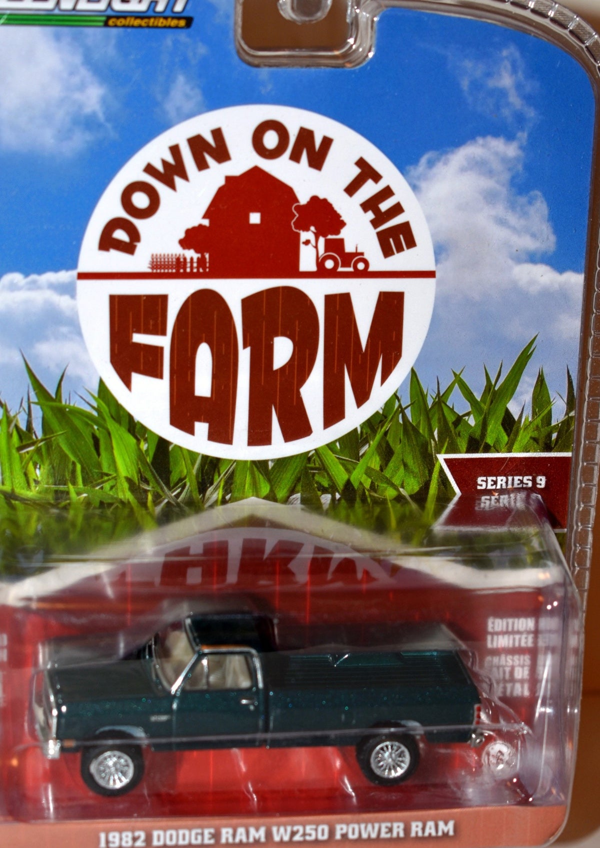 Greenlight - Down On The Farm - 1982 Dodge RAM W250 Power RAM