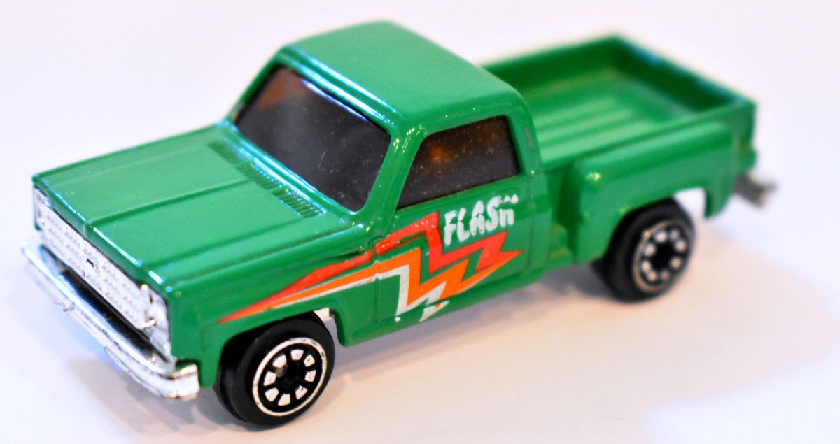Yat Ming -  Chevy Squarebody Stepside Pickup Truck - Flash