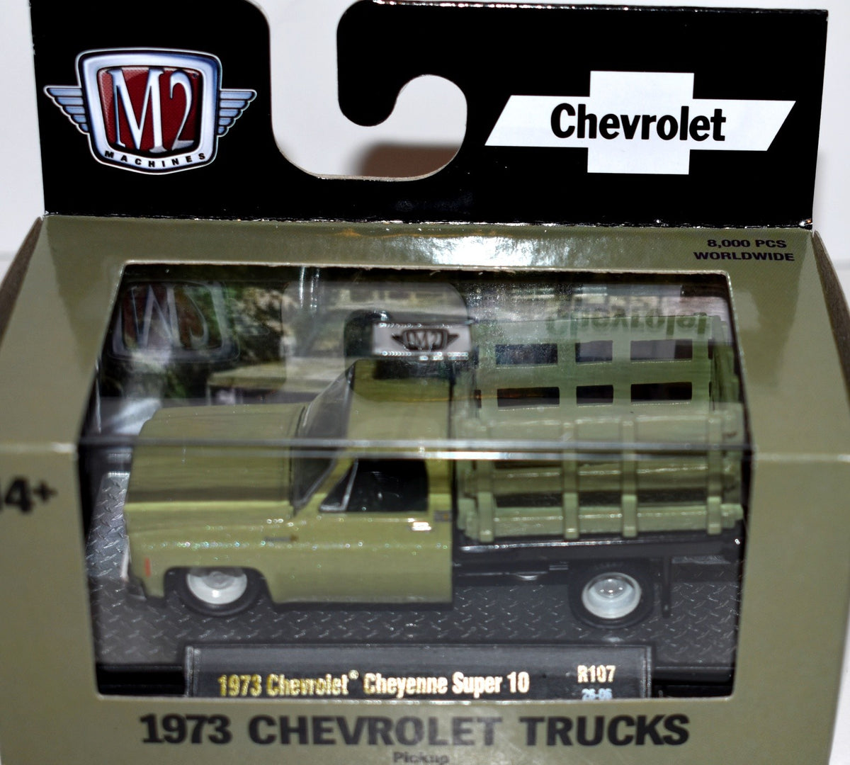 M2 Machines Auto-Thentics -  1973 Chevy Cheyenne Super 10 Squarebody Stake Truck