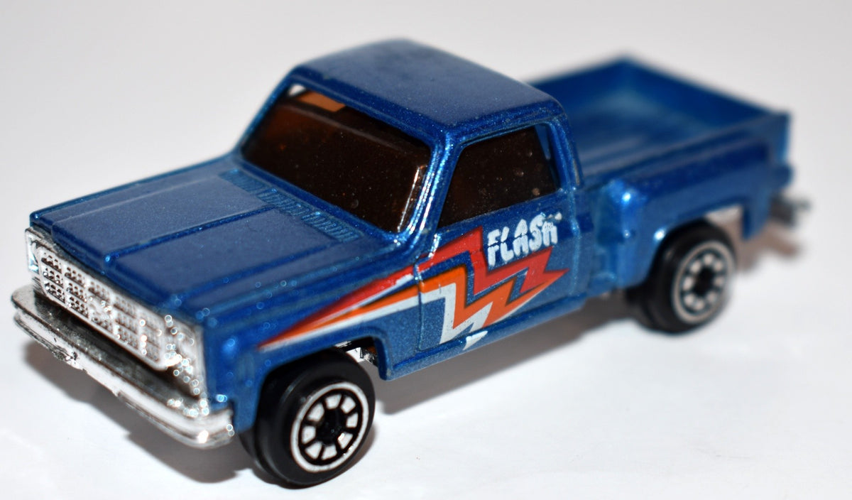Yat Ming -  Chevy Squarebody Stepside Pickup Truck - Flash