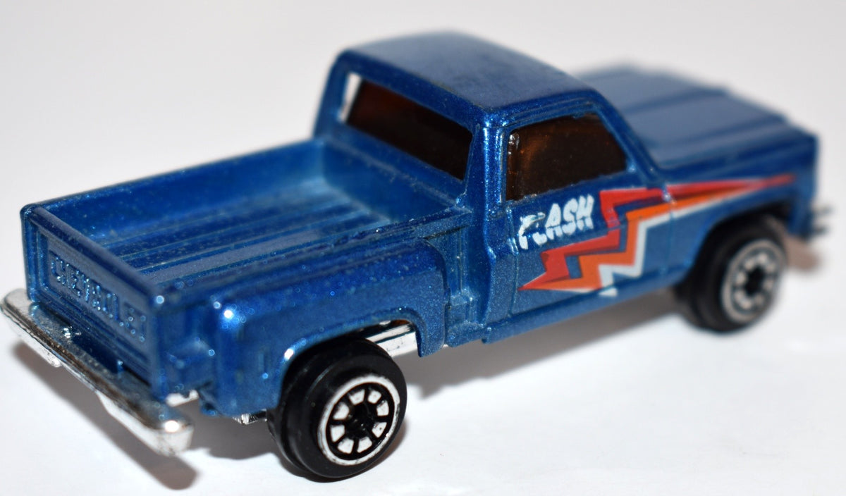 Yat Ming -  Chevy Squarebody Stepside Pickup Truck - Flash