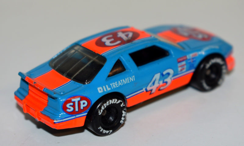 Matchbox - Richard Petty Pontiac Grand Prix NASCAR Stock Car