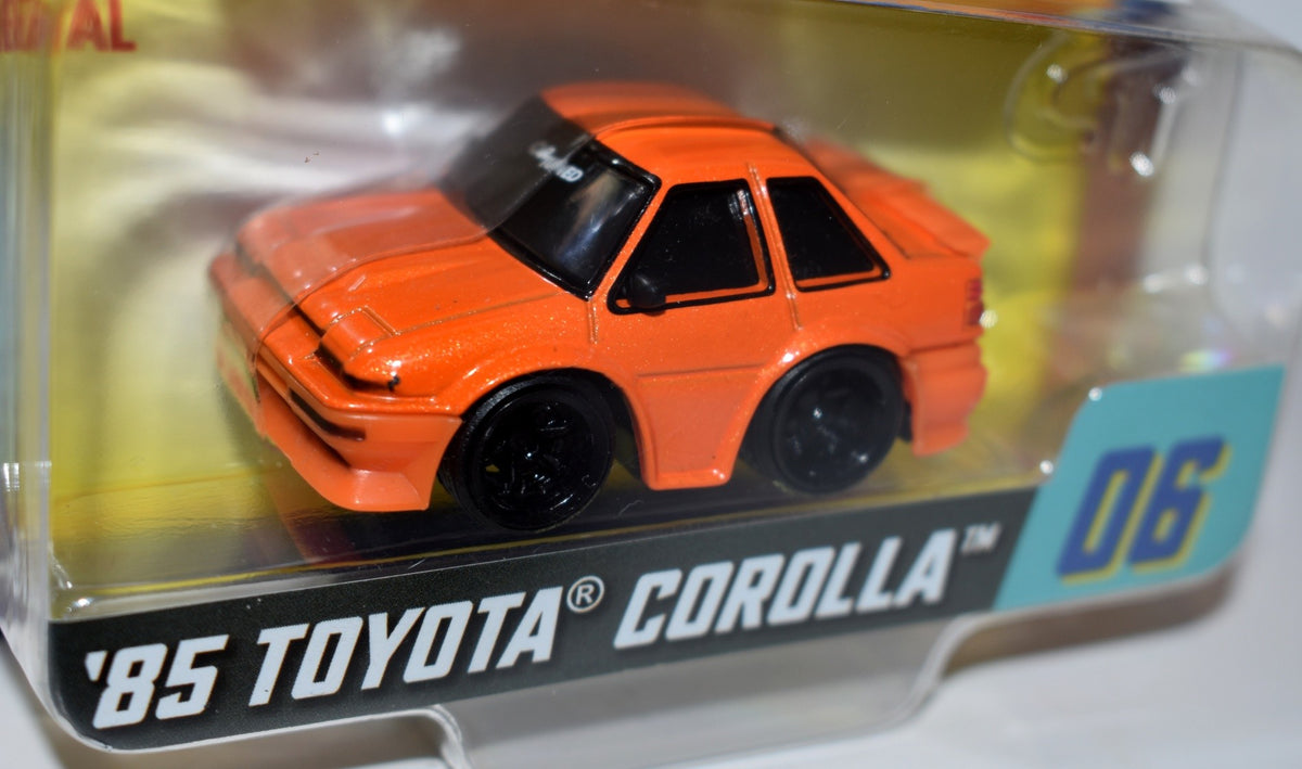 MGA Entertainment - Car Tuned JDM -  1985 Toyota Corolla