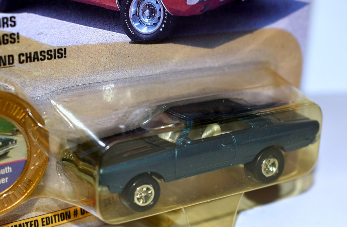 Johnny Lightning Muscle Cars USA - 1969 Plymouth Road Runner