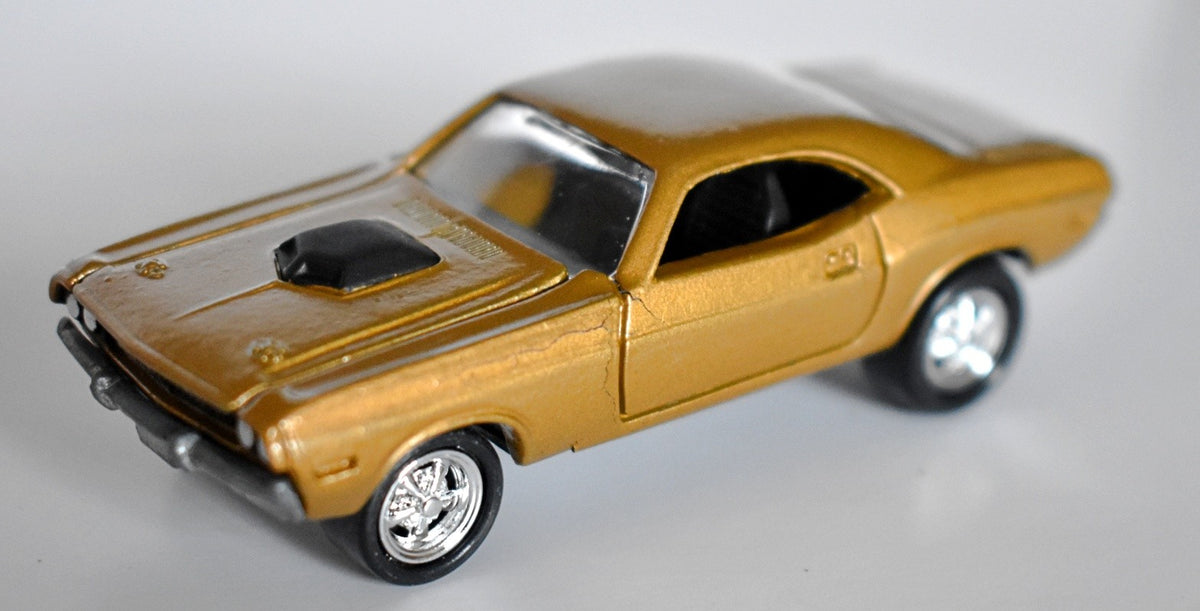 Johnny Lightning 1970 Dodge Challenger