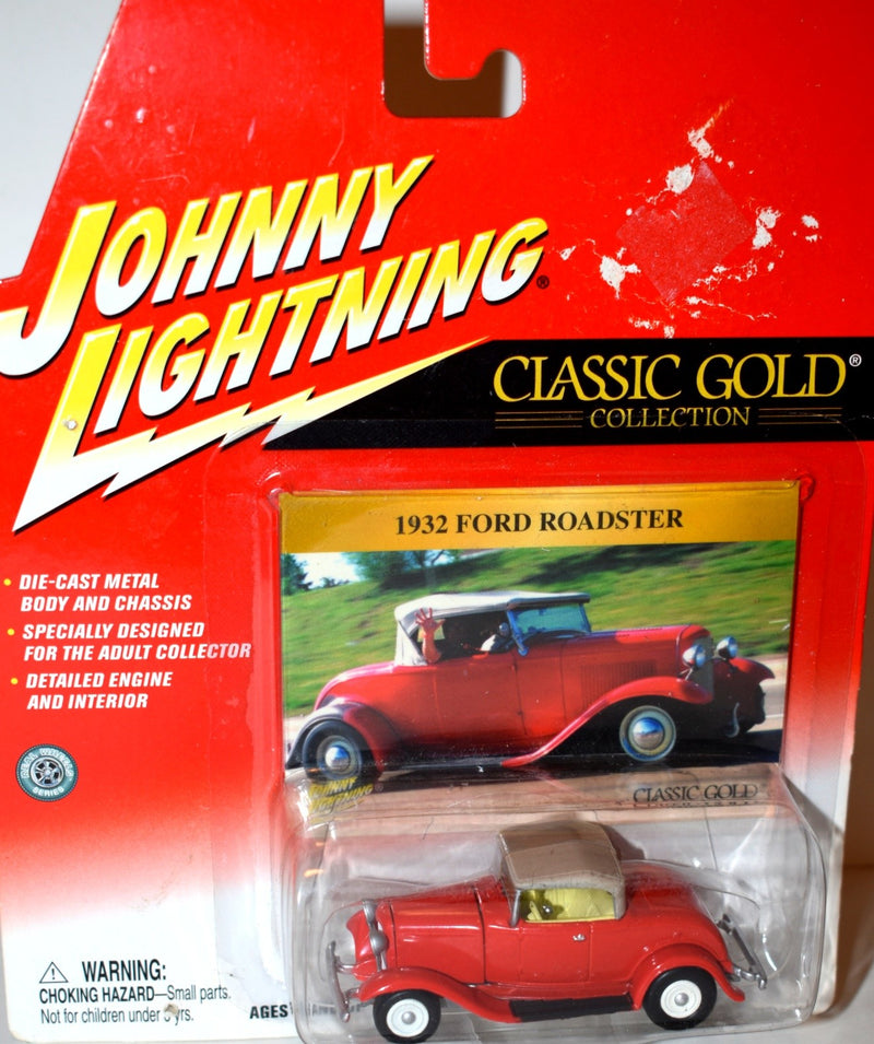 Johnny Lightning  Classic Gold - 1932 Full Fender Ford Roadster