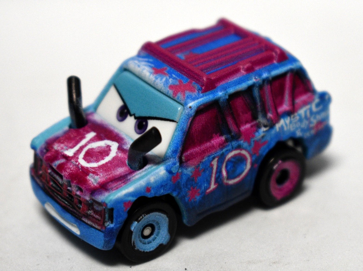 Disney Cars - HO Scale - Blind Spot - Demolition Derby Station Wagon