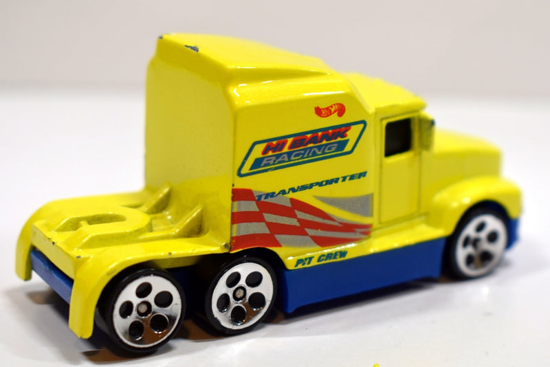 Hot Wheels -  Big Rig  Pit Crew Racing Transporter