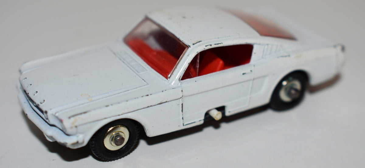 Matchbox Regular Wheels (8E-1) Ford Mustang 2+2 Fastback