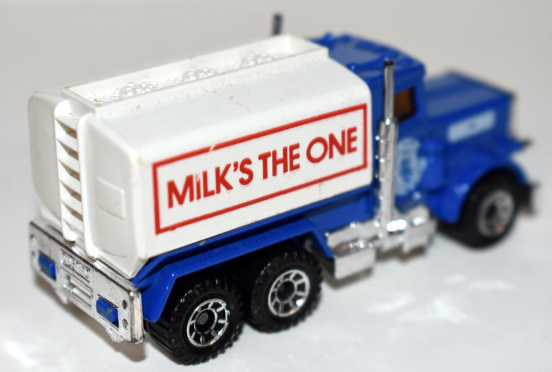 Matchbox - Peterbuilt Milk Tanker (Door Logo)