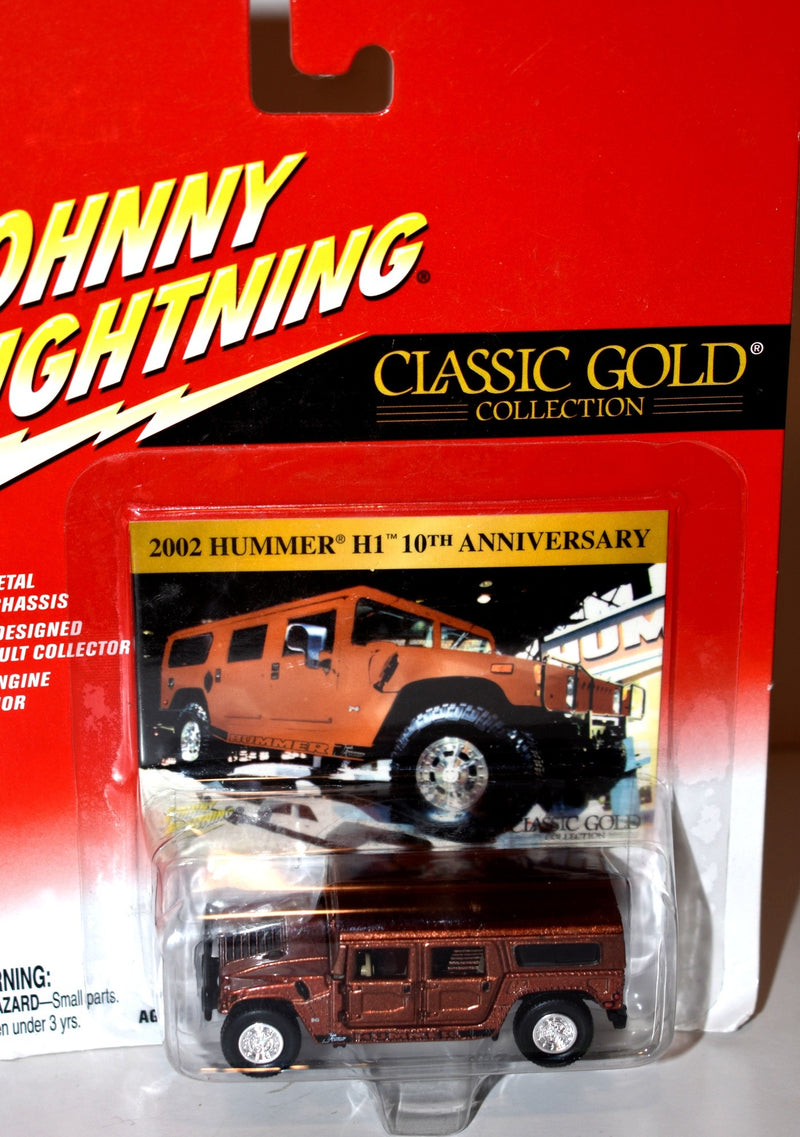 Johnny Lightning - Classic Gold - 2002 Hummer H1 10th Anniversary