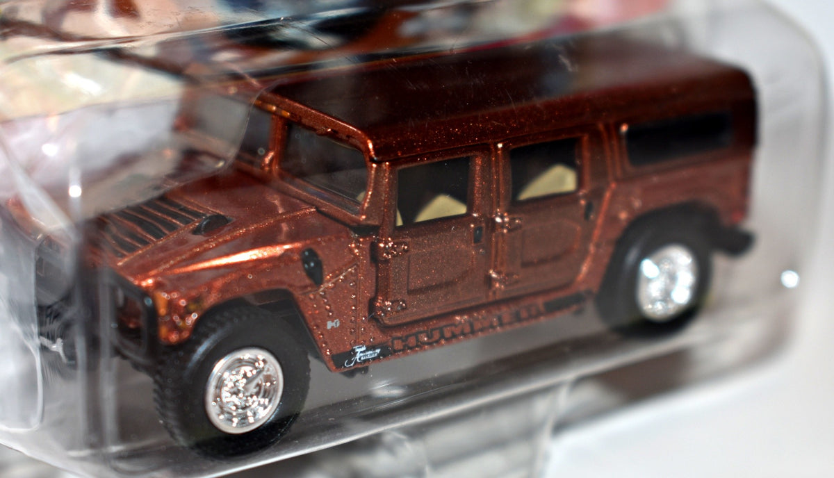 Johnny Lightning - Classic Gold - 2002 Hummer H1 10th Anniversary