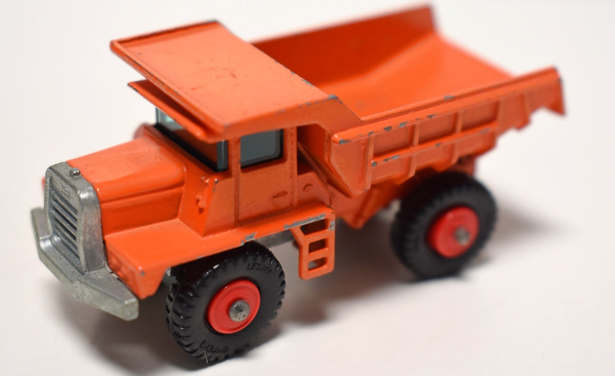 Matchbox Regular Wheels (28D-1) Mack Dump Truck
