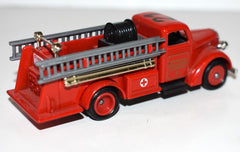 Lledo Days Gone  - 1939 Ford Standard Oil Richmond Refinery Fire Truck