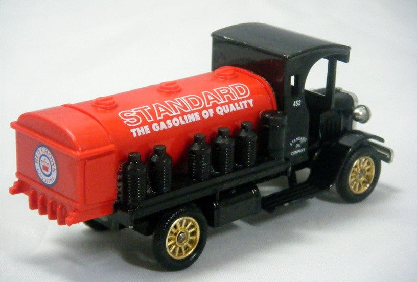 LLedo - 1927 Red Crown Standard Oil Delivery Truck