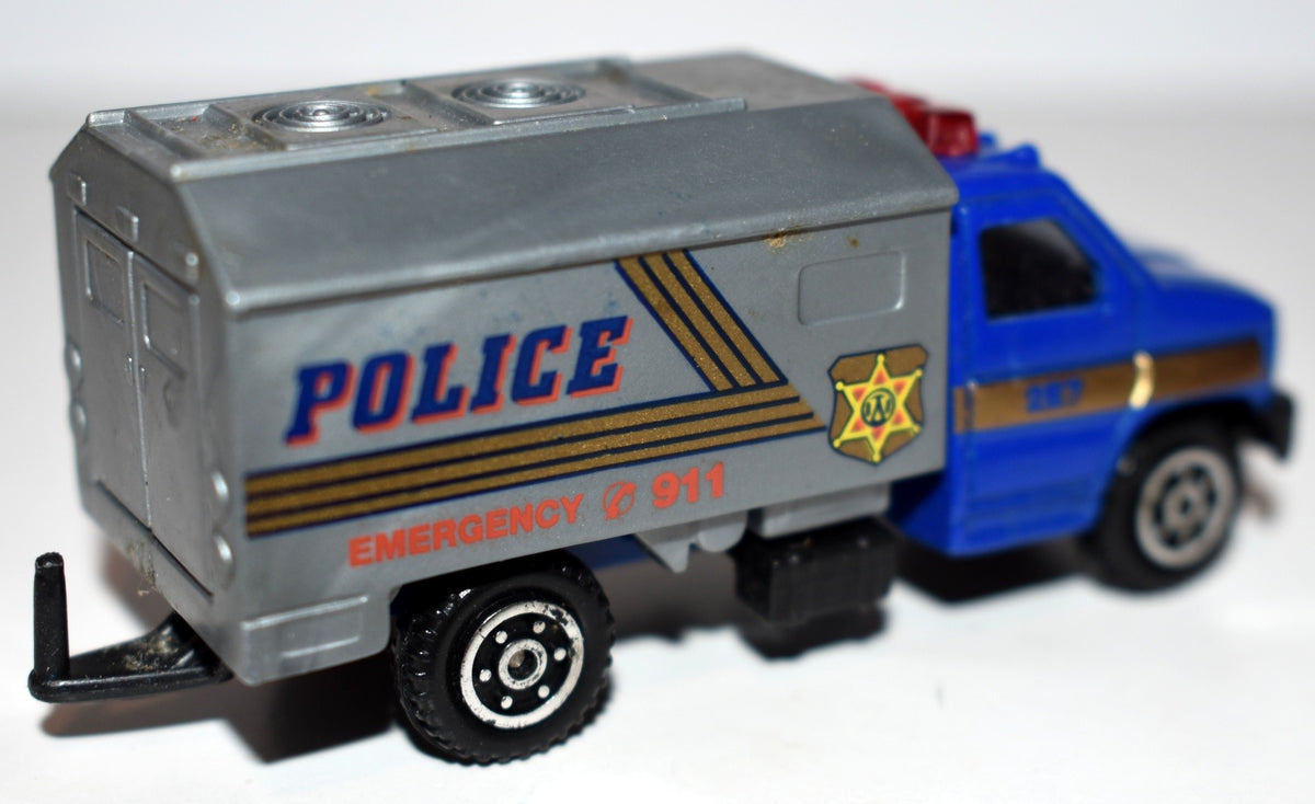 Track Star Collectibles - Ford Police EMS Truck