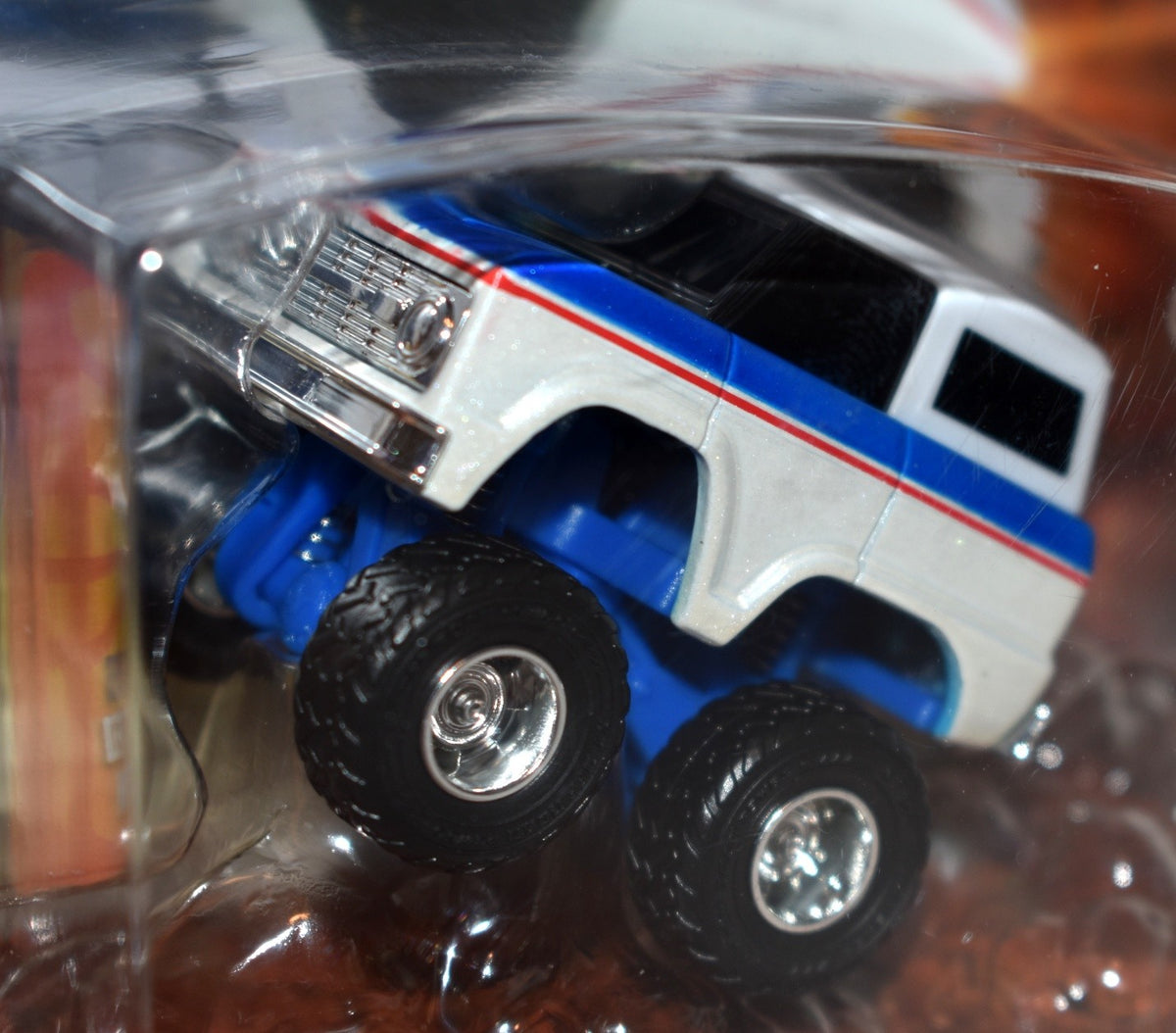 MGA Entertainment - CarTuned Lifted - 1966 Ford Bronco