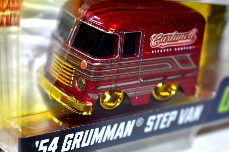 MGA Entertainment - CarTuned - 1954 Grumman Step Van